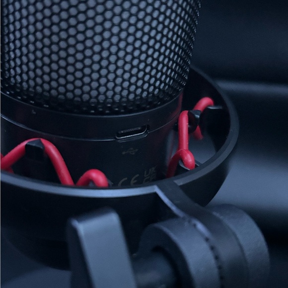 Tonor Black and Red gaming Mic - Picture 4 of 5